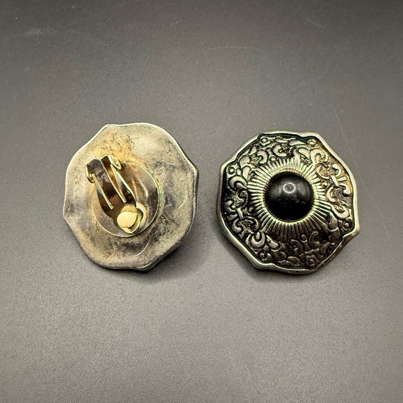 Vintage Clip On Earrings Silver Tone w/Black Center Textured Border - Picture 3 of 4